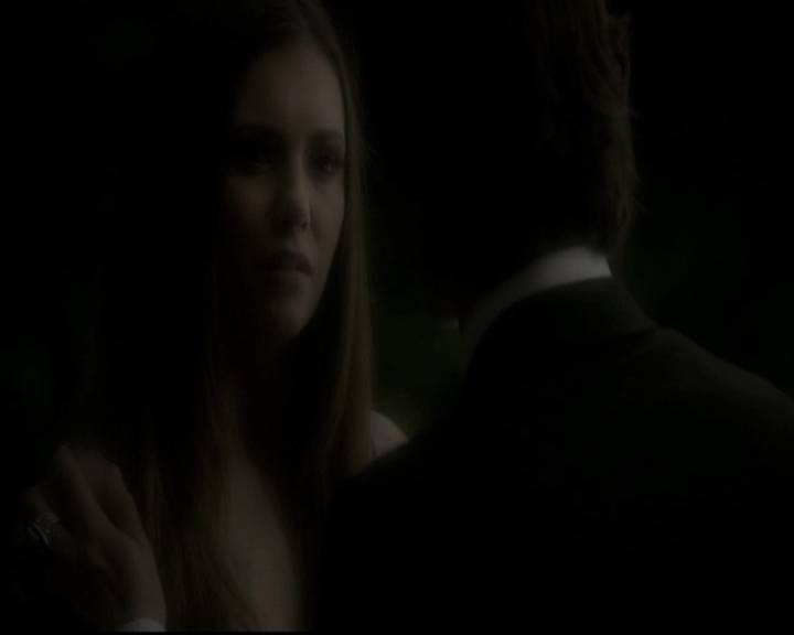 VampireDiariesWorld-dot-nl_6x22ImThinkingOfYouAllTheWhile0043.jpg