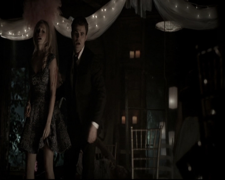 VampireDiariesWorld-dot-nl_6x22ImThinkingOfYouAllTheWhile0078.jpg