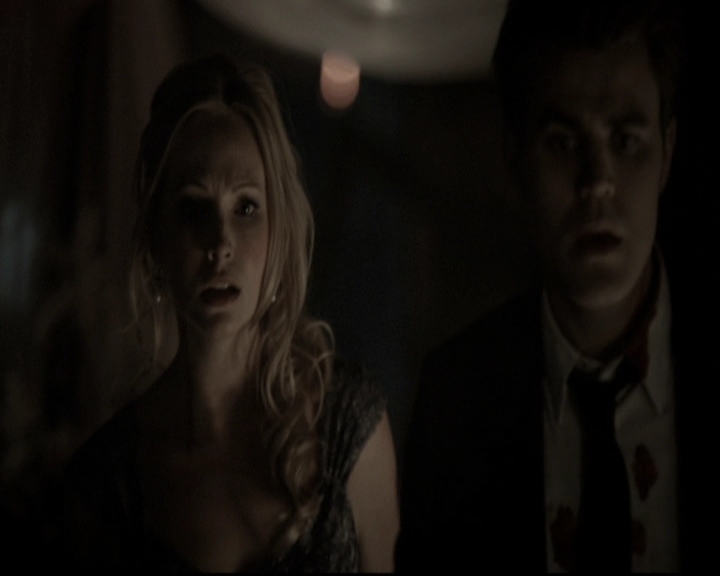 VampireDiariesWorld-dot-nl_6x22ImThinkingOfYouAllTheWhile0081.jpg