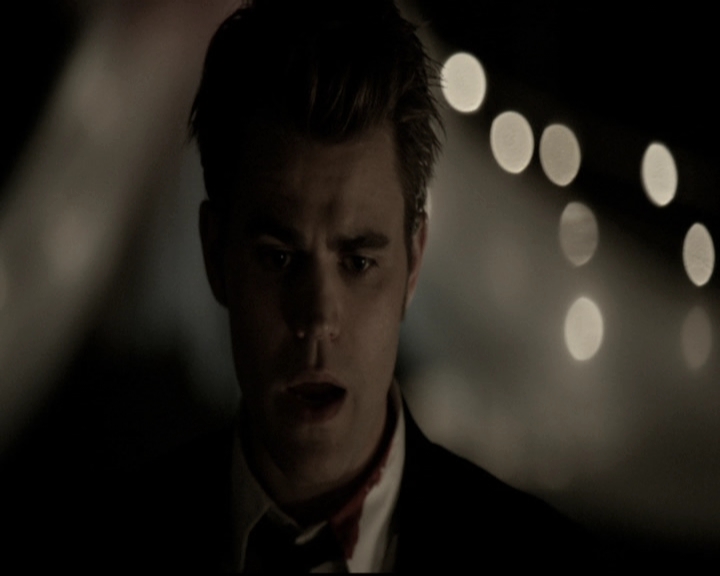 VampireDiariesWorld-dot-nl_6x22ImThinkingOfYouAllTheWhile0084.jpg