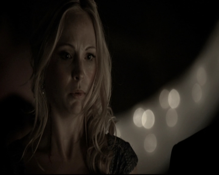 VampireDiariesWorld-dot-nl_6x22ImThinkingOfYouAllTheWhile0088.jpg