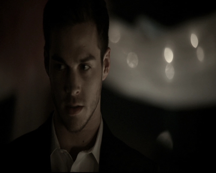 VampireDiariesWorld-dot-nl_6x22ImThinkingOfYouAllTheWhile0095.jpg