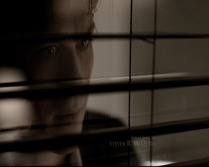 VampireDiariesWorld-dot-nl_6x22ImThinkingOfYouAllTheWhile0205.jpg