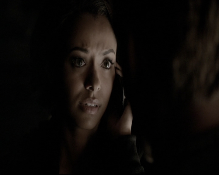 VampireDiariesWorld-dot-nl_6x22ImThinkingOfYouAllTheWhile0209.jpg