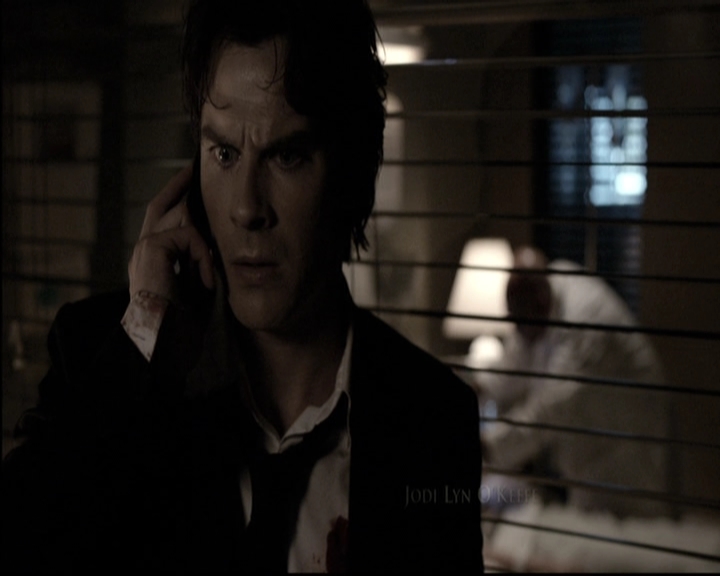 VampireDiariesWorld-dot-nl_6x22ImThinkingOfYouAllTheWhile0215.jpg