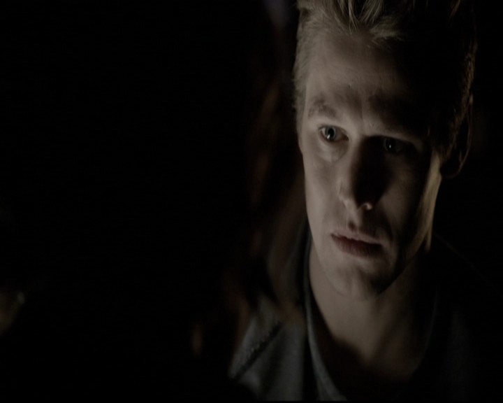 VampireDiariesWorld-dot-nl_6x22ImThinkingOfYouAllTheWhile0218.jpg