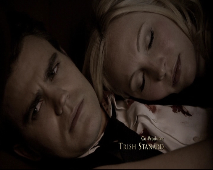 VampireDiariesWorld-dot-nl_6x22ImThinkingOfYouAllTheWhile0236.jpg