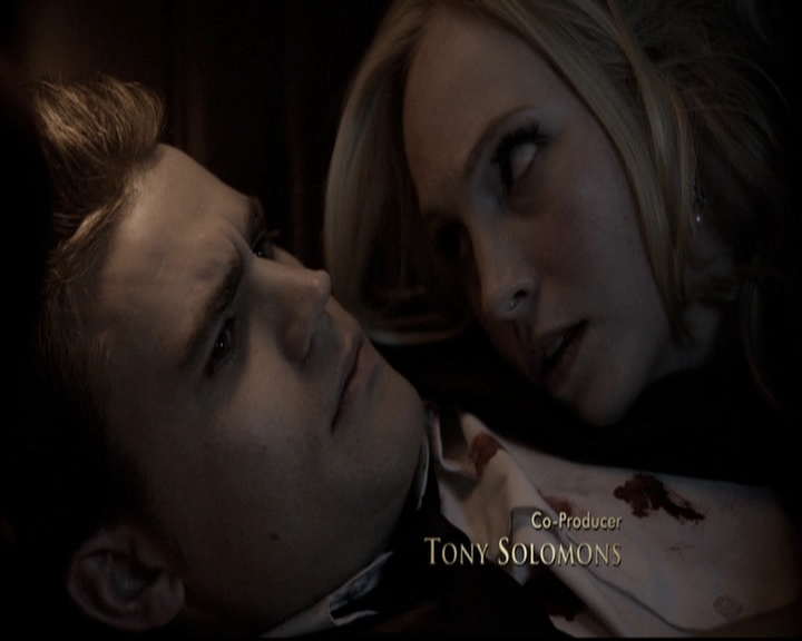 VampireDiariesWorld-dot-nl_6x22ImThinkingOfYouAllTheWhile0240.jpg