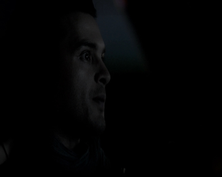 VampireDiariesWorld-dot-nl_6x22ImThinkingOfYouAllTheWhile0245.jpg