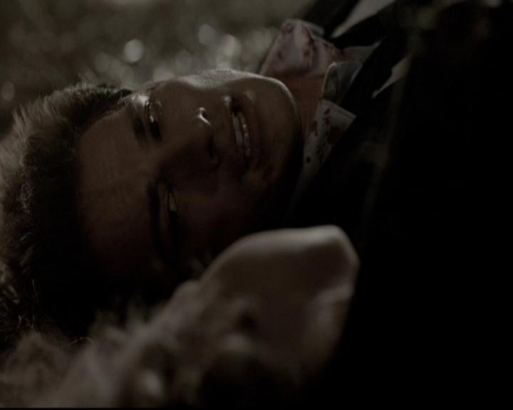 VampireDiariesWorld-dot-nl_6x22ImThinkingOfYouAllTheWhile0344.jpg