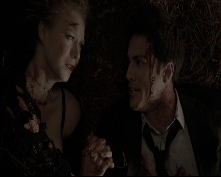 VampireDiariesWorld-dot-nl_6x22ImThinkingOfYouAllTheWhile0347.jpg