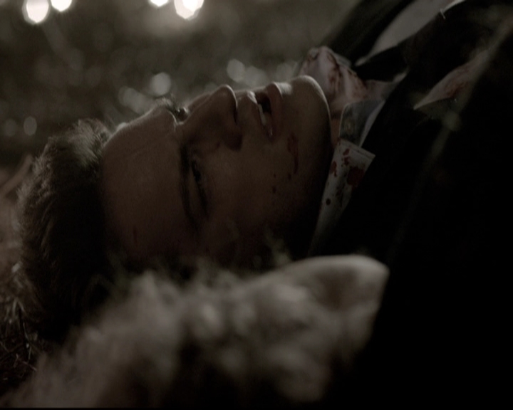 VampireDiariesWorld-dot-nl_6x22ImThinkingOfYouAllTheWhile0372.jpg