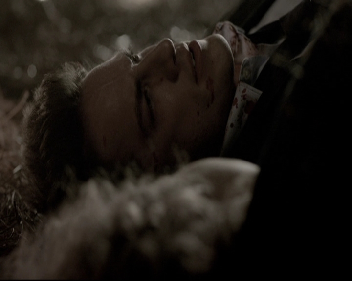 VampireDiariesWorld-dot-nl_6x22ImThinkingOfYouAllTheWhile0374.jpg