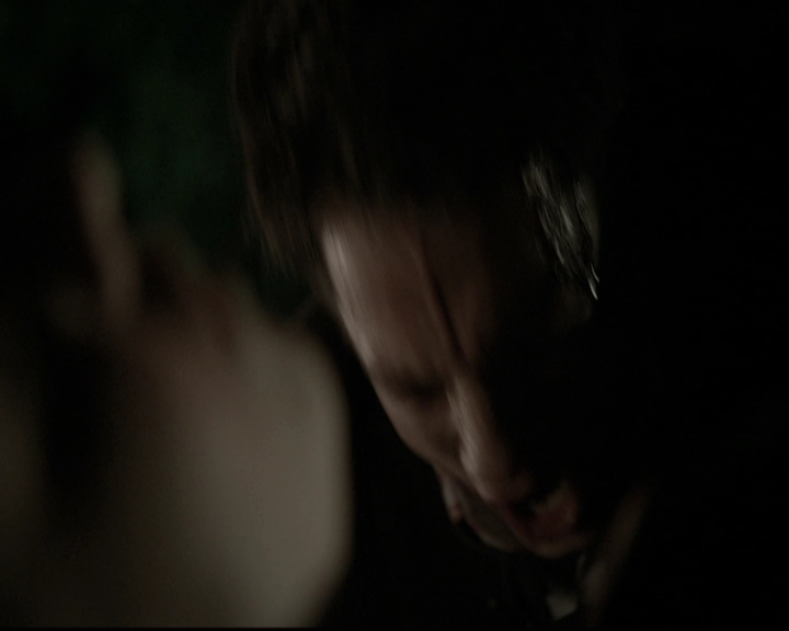 VampireDiariesWorld-dot-nl_6x22ImThinkingOfYouAllTheWhile0459.jpg