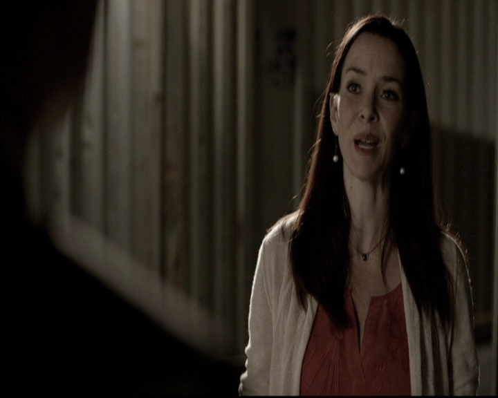 VampireDiariesWorld-dot-nl_6x22ImThinkingOfYouAllTheWhile0516.jpg