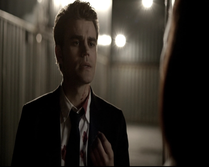 VampireDiariesWorld-dot-nl_6x22ImThinkingOfYouAllTheWhile0519.jpg