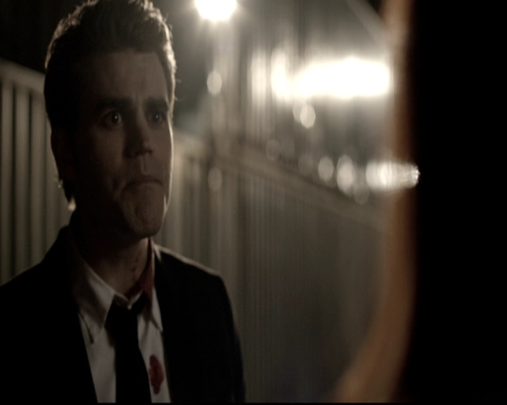 VampireDiariesWorld-dot-nl_6x22ImThinkingOfYouAllTheWhile0522.jpg