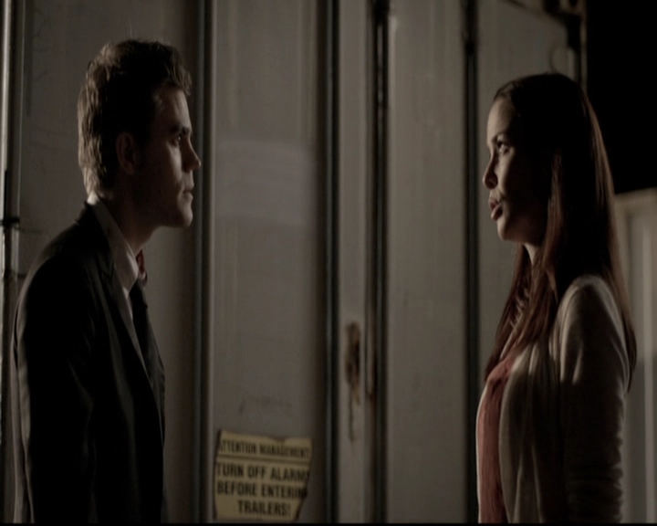 VampireDiariesWorld-dot-nl_6x22ImThinkingOfYouAllTheWhile0526.jpg