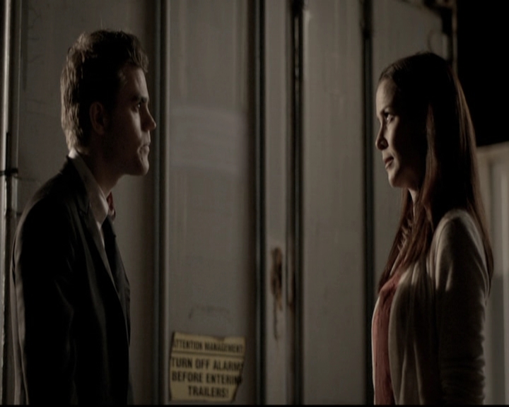 VampireDiariesWorld-dot-nl_6x22ImThinkingOfYouAllTheWhile0527.jpg