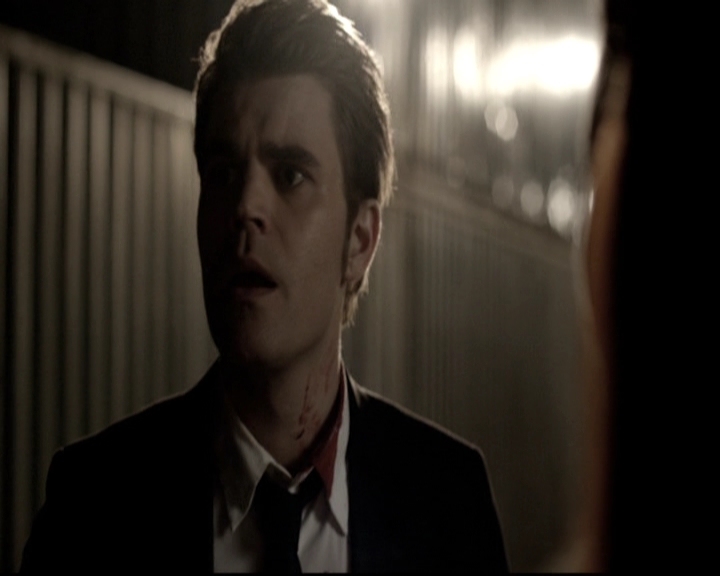 VampireDiariesWorld-dot-nl_6x22ImThinkingOfYouAllTheWhile0528.jpg