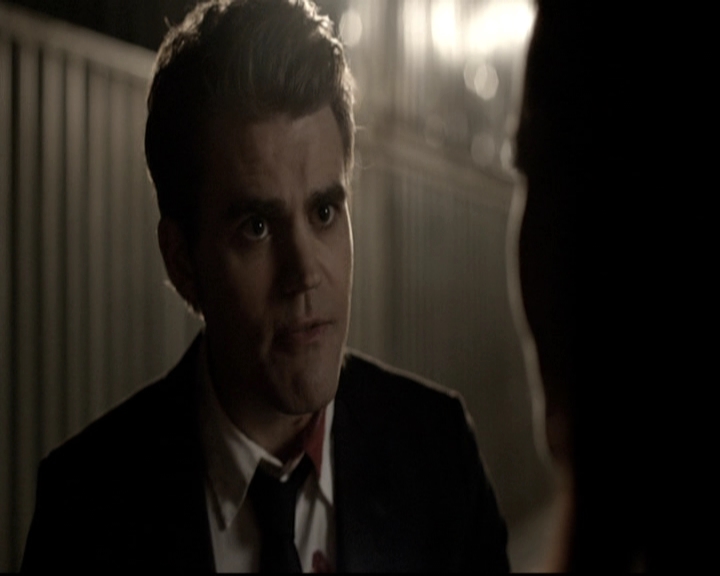 VampireDiariesWorld-dot-nl_6x22ImThinkingOfYouAllTheWhile0535.jpg