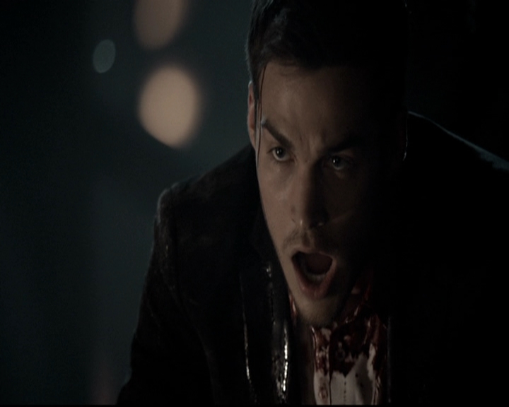 VampireDiariesWorld-dot-nl_6x22ImThinkingOfYouAllTheWhile0583.jpg