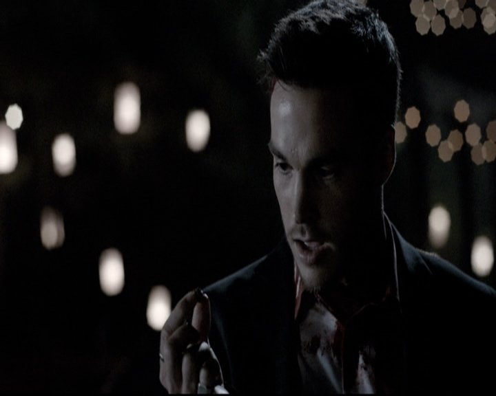 VampireDiariesWorld-dot-nl_6x22ImThinkingOfYouAllTheWhile0672.jpg