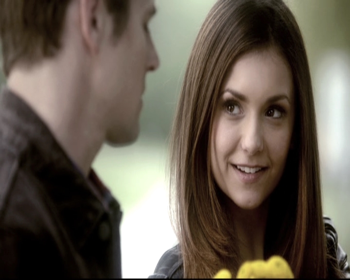 VampireDiariesWorld-dot-nl_6x22ImThinkingOfYouAllTheWhile0724.jpg