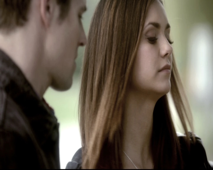 VampireDiariesWorld-dot-nl_6x22ImThinkingOfYouAllTheWhile0728.jpg