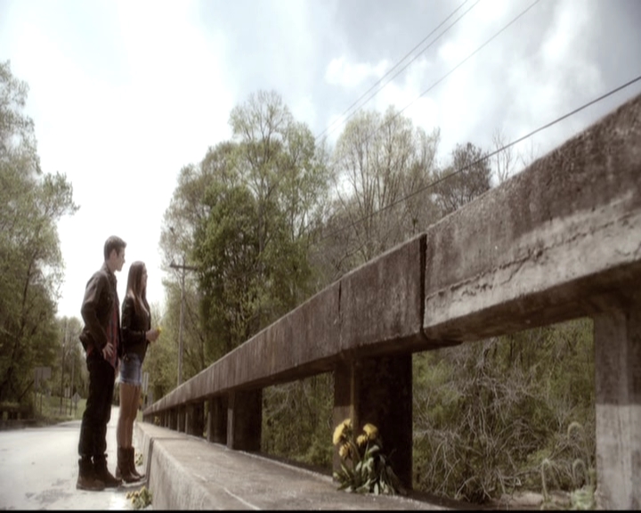 VampireDiariesWorld-dot-nl_6x22ImThinkingOfYouAllTheWhile0730.jpg