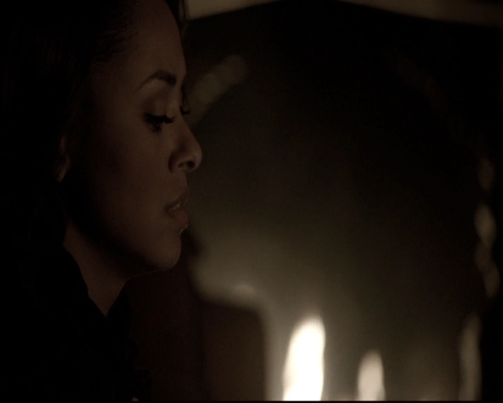 VampireDiariesWorld-dot-nl_6x22ImThinkingOfYouAllTheWhile0762.jpg