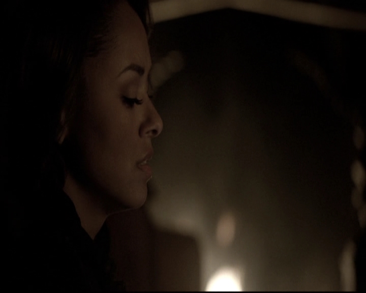 VampireDiariesWorld-dot-nl_6x22ImThinkingOfYouAllTheWhile0763.jpg