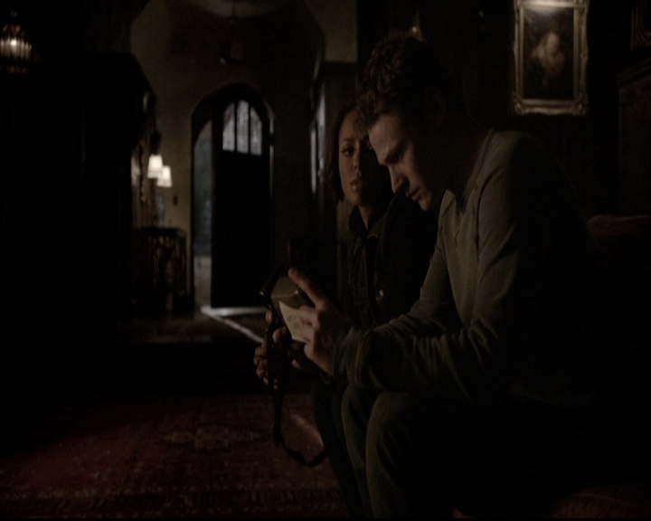 VampireDiariesWorld-dot-nl_6x22ImThinkingOfYouAllTheWhile0779.jpg