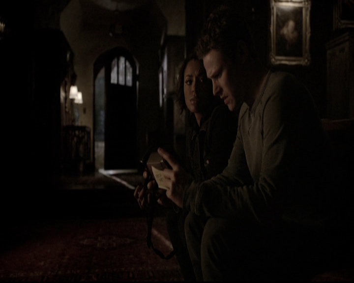 VampireDiariesWorld-dot-nl_6x22ImThinkingOfYouAllTheWhile0780.jpg