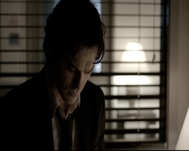 VampireDiariesWorld-dot-nl_6x22ImThinkingOfYouAllTheWhile0816.jpg