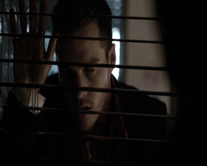 VampireDiariesWorld-dot-nl_6x22ImThinkingOfYouAllTheWhile0825.jpg