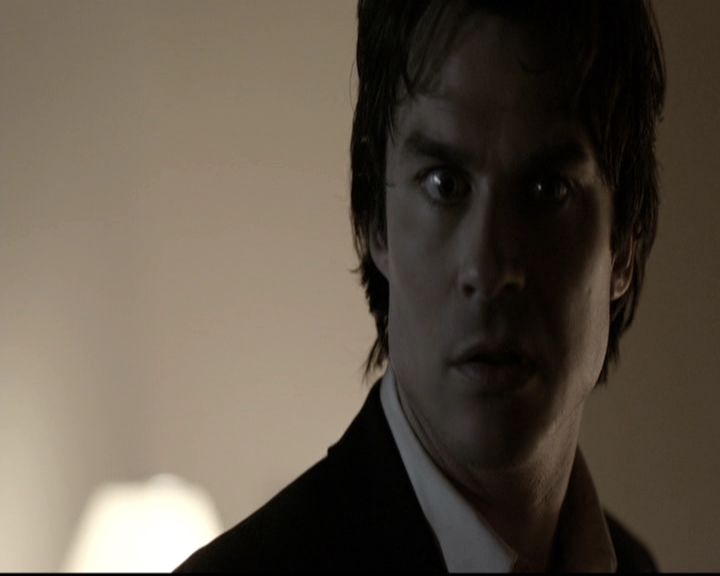 VampireDiariesWorld-dot-nl_6x22ImThinkingOfYouAllTheWhile0938.jpg