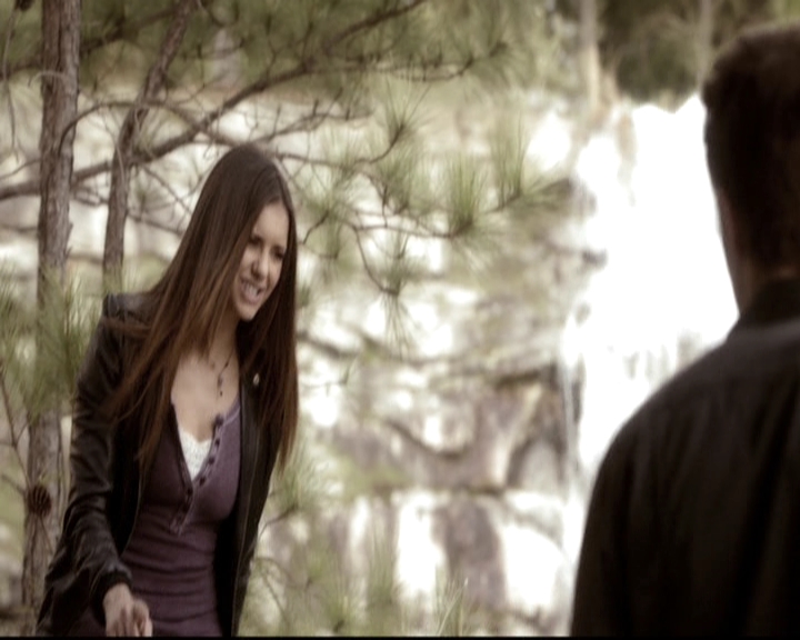 VampireDiariesWorld-dot-nl_6x22ImThinkingOfYouAllTheWhile0953.jpg