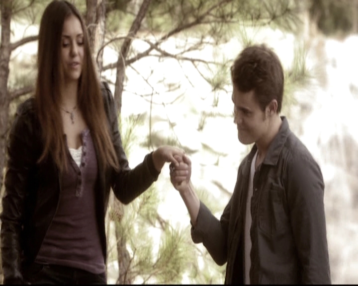 VampireDiariesWorld-dot-nl_6x22ImThinkingOfYouAllTheWhile0974.jpg