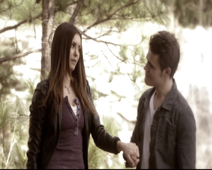 VampireDiariesWorld-dot-nl_6x22ImThinkingOfYouAllTheWhile0975.jpg