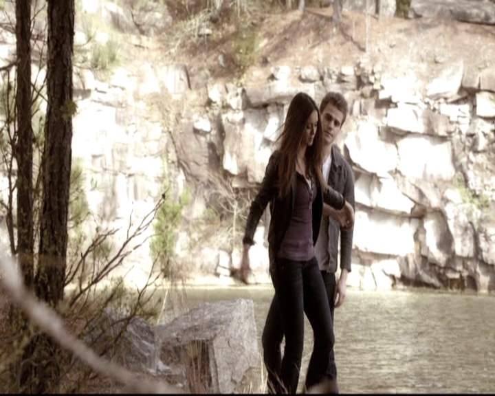 VampireDiariesWorld-dot-nl_6x22ImThinkingOfYouAllTheWhile0976.jpg