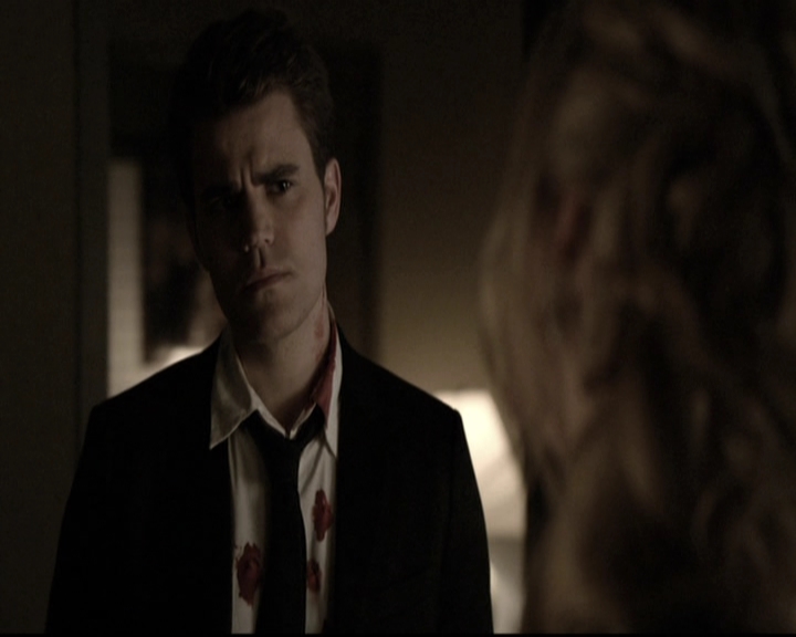 VampireDiariesWorld-dot-nl_6x22ImThinkingOfYouAllTheWhile1040.jpg