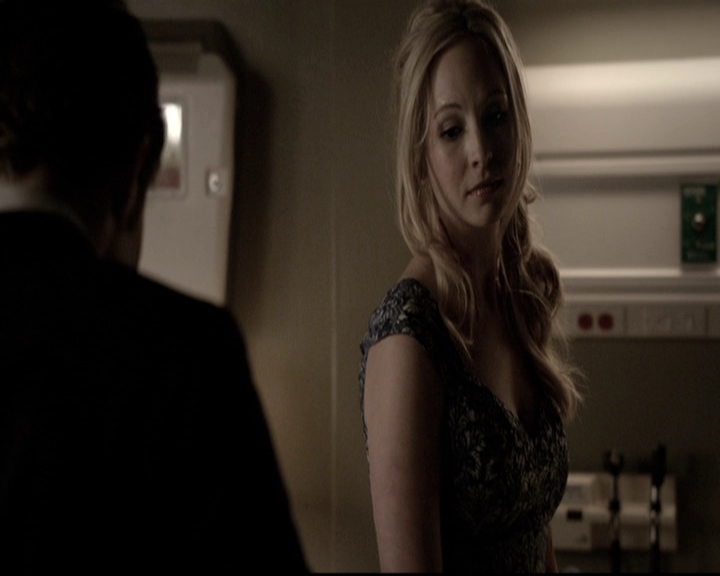 VampireDiariesWorld-dot-nl_6x22ImThinkingOfYouAllTheWhile1042.jpg