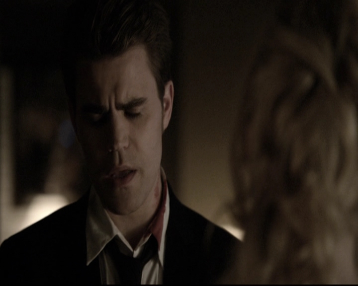 VampireDiariesWorld-dot-nl_6x22ImThinkingOfYouAllTheWhile1050.jpg