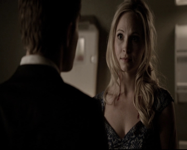 VampireDiariesWorld-dot-nl_6x22ImThinkingOfYouAllTheWhile1052.jpg