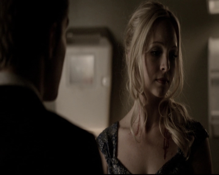 VampireDiariesWorld-dot-nl_6x22ImThinkingOfYouAllTheWhile1070.jpg