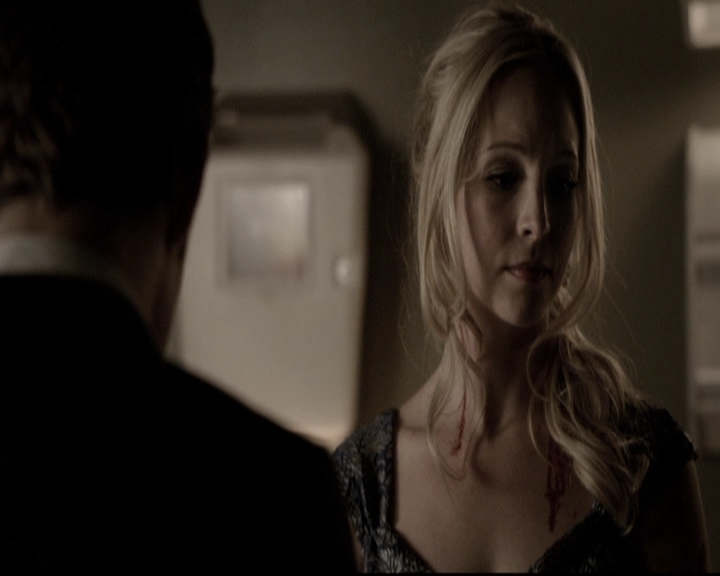 VampireDiariesWorld-dot-nl_6x22ImThinkingOfYouAllTheWhile1071.jpg