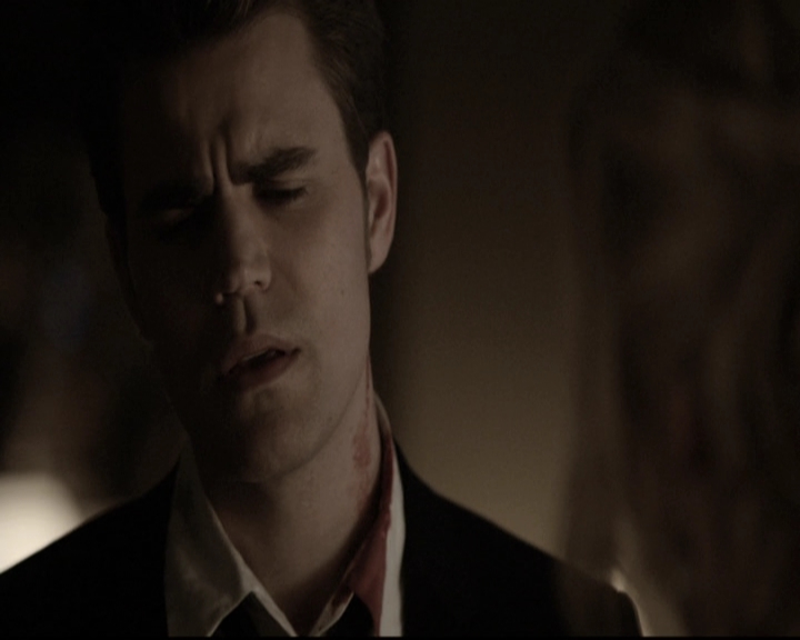 VampireDiariesWorld-dot-nl_6x22ImThinkingOfYouAllTheWhile1078.jpg