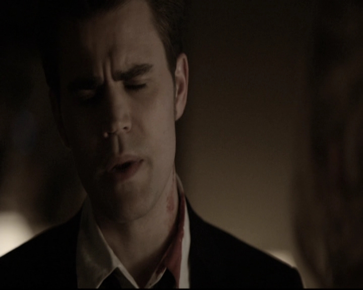 VampireDiariesWorld-dot-nl_6x22ImThinkingOfYouAllTheWhile1084.jpg