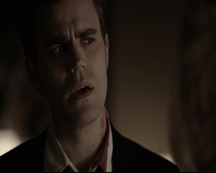 VampireDiariesWorld-dot-nl_6x22ImThinkingOfYouAllTheWhile1086.jpg